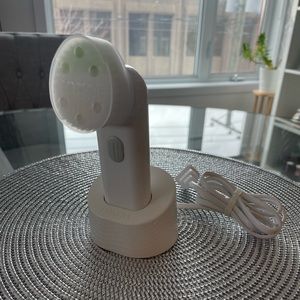 Clinique Sonic Purifying Cleansing Brush & Head